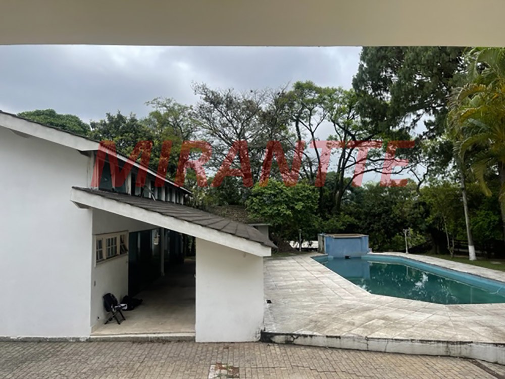 Sobrado de 858m² com 4 quartos em Barro Branco
