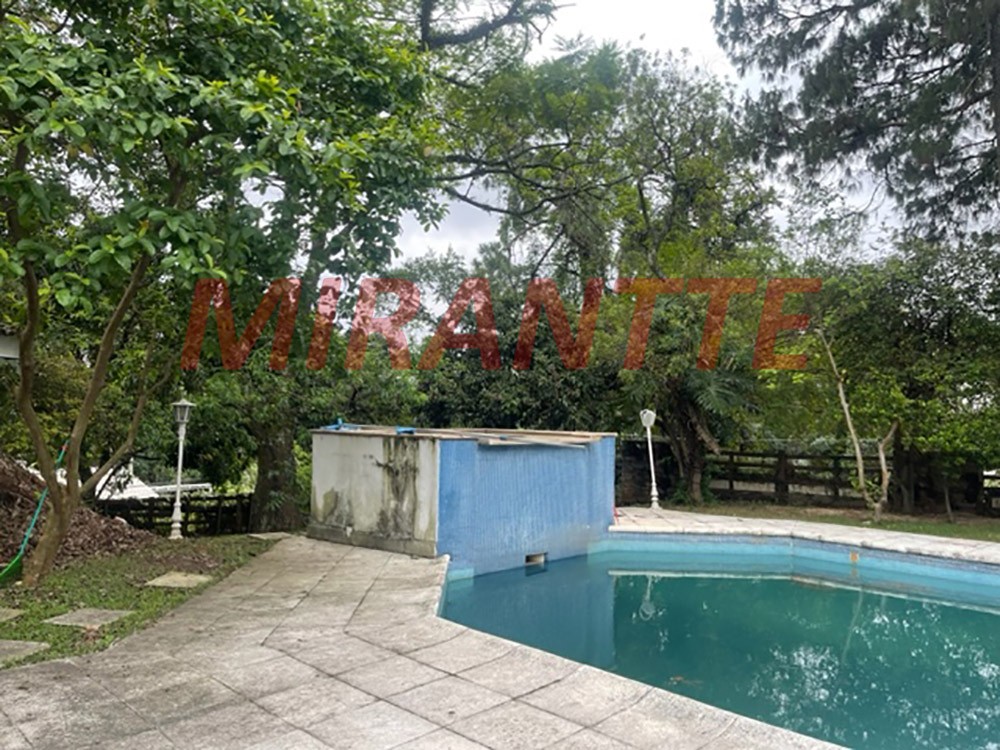 Sobrado de 858m² com 4 quartos em Barro Branco
