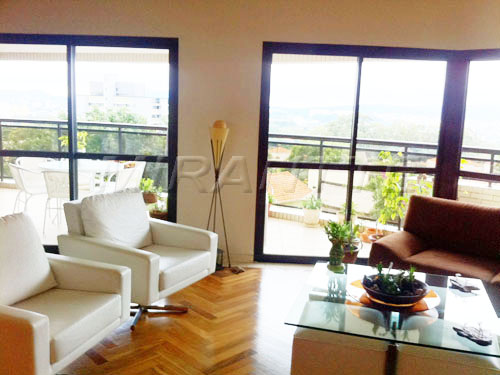 Apartamento de 247m² com 4 quartos em Lapa