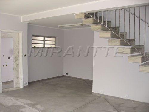 Comercial de 271m² em Água Fria