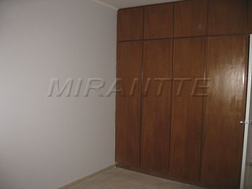 Comercial de 271m² em Água Fria