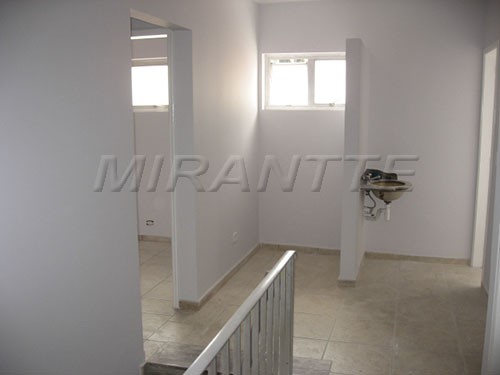 Comercial de 271m² em Água Fria