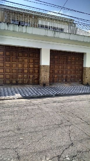 Sobrado com 5 quartos em Água Fria