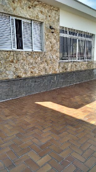 Sobrado com 5 quartos em Água Fria