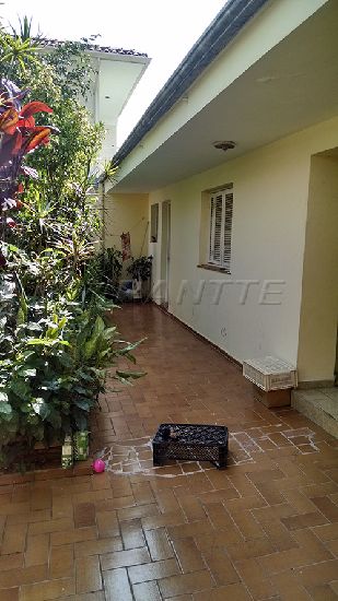 Sobrado com 5 quartos em Água Fria