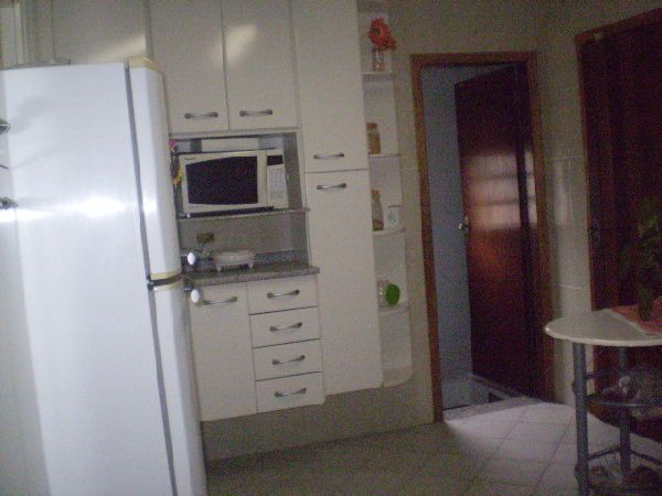 Sobrado de 200m² com 3 quartos em Horto Florestal