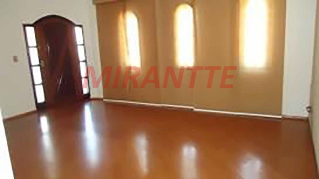 Sobrado de 360m² com 4 quartos em Jardim Guapíra