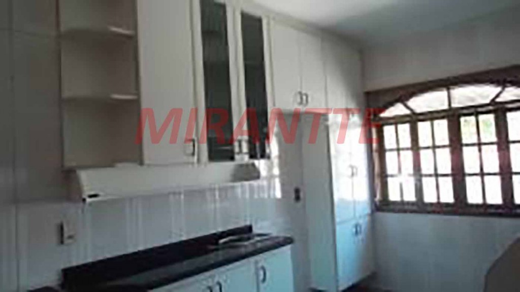 Sobrado de 360m² com 4 quartos em Jardim Guapíra