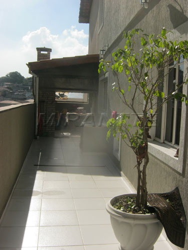 Sobrado de 227m² com 3 quartos em Cachoeirinha