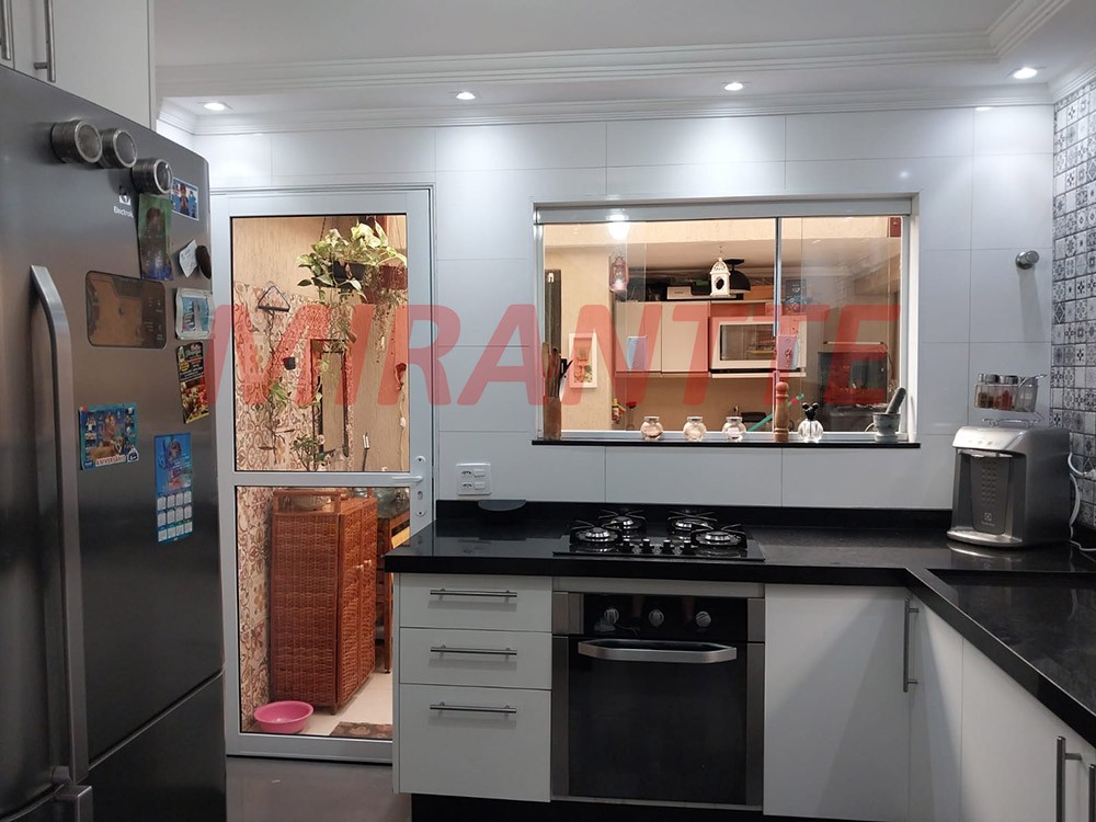 Sobrado de 105m² com 2 quartos em Santa Terezinha