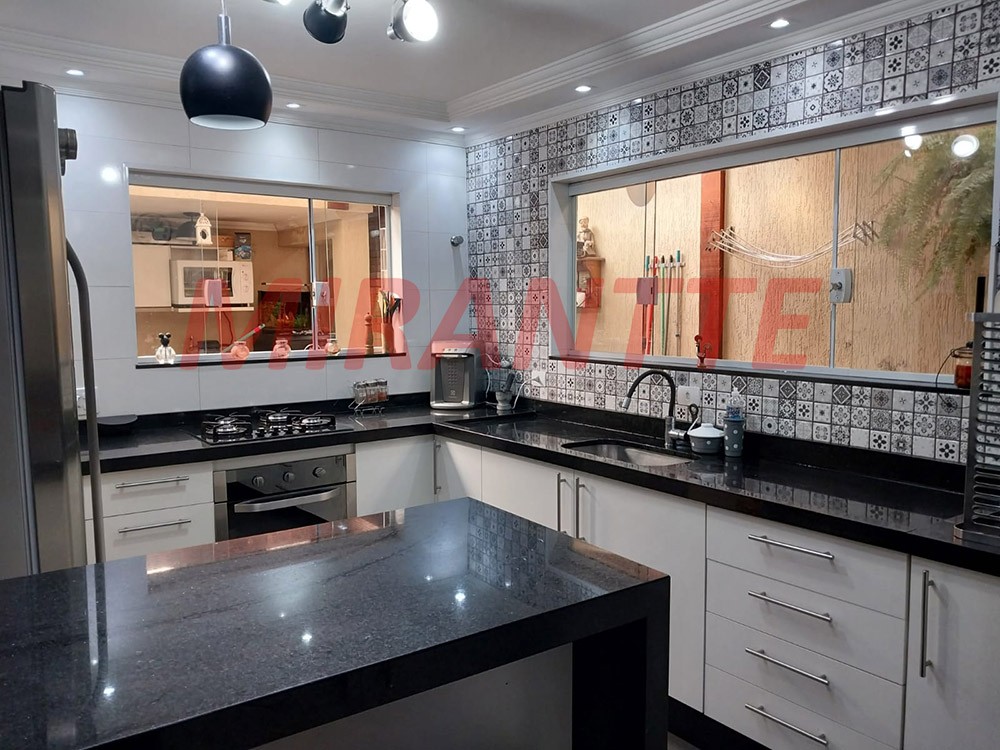 Sobrado de 105m² com 2 quartos em Santa Terezinha
