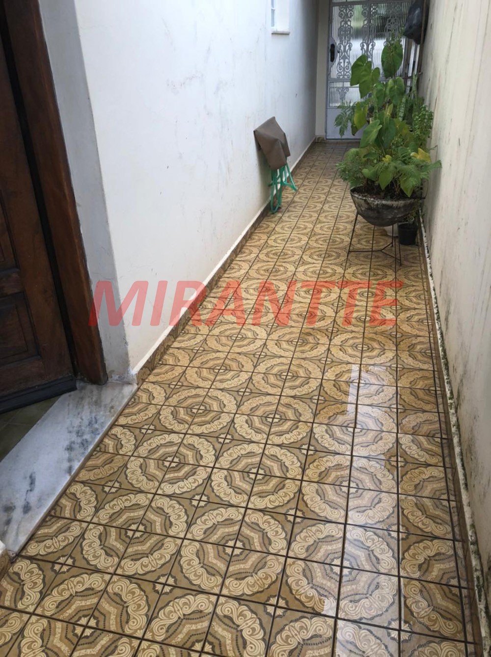Sobrado de 440m² com 3 quartos em Água Fria