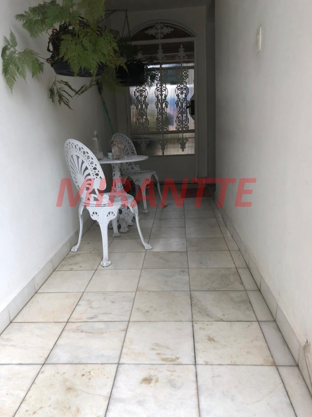 Sobrado de 440m² com 3 quartos em Água Fria