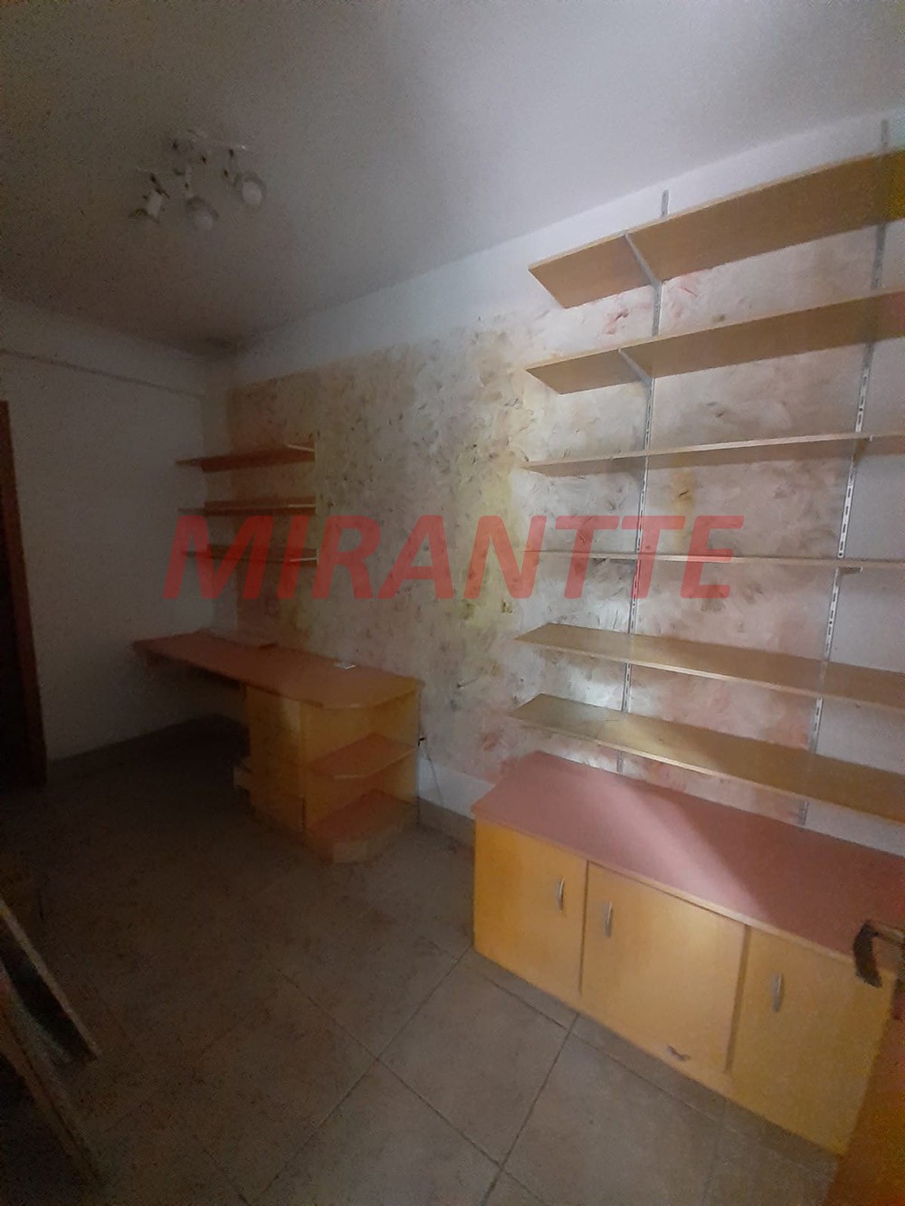 Sobrado de 178m² com 3 quartos em Água Fria