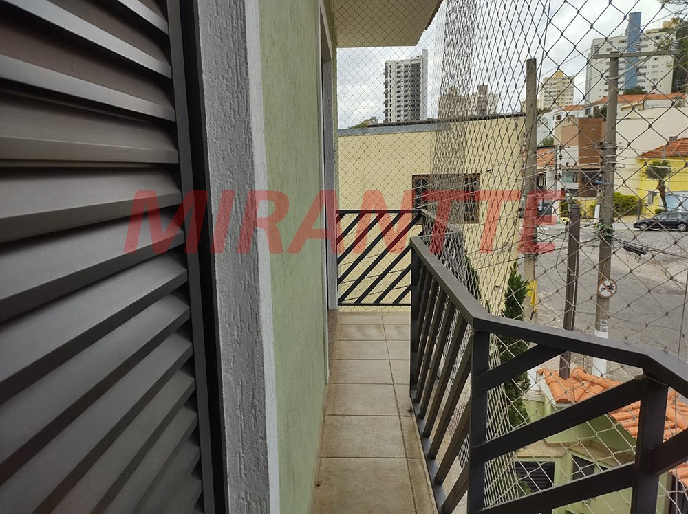 Sobrado de 178m² com 3 quartos em Água Fria