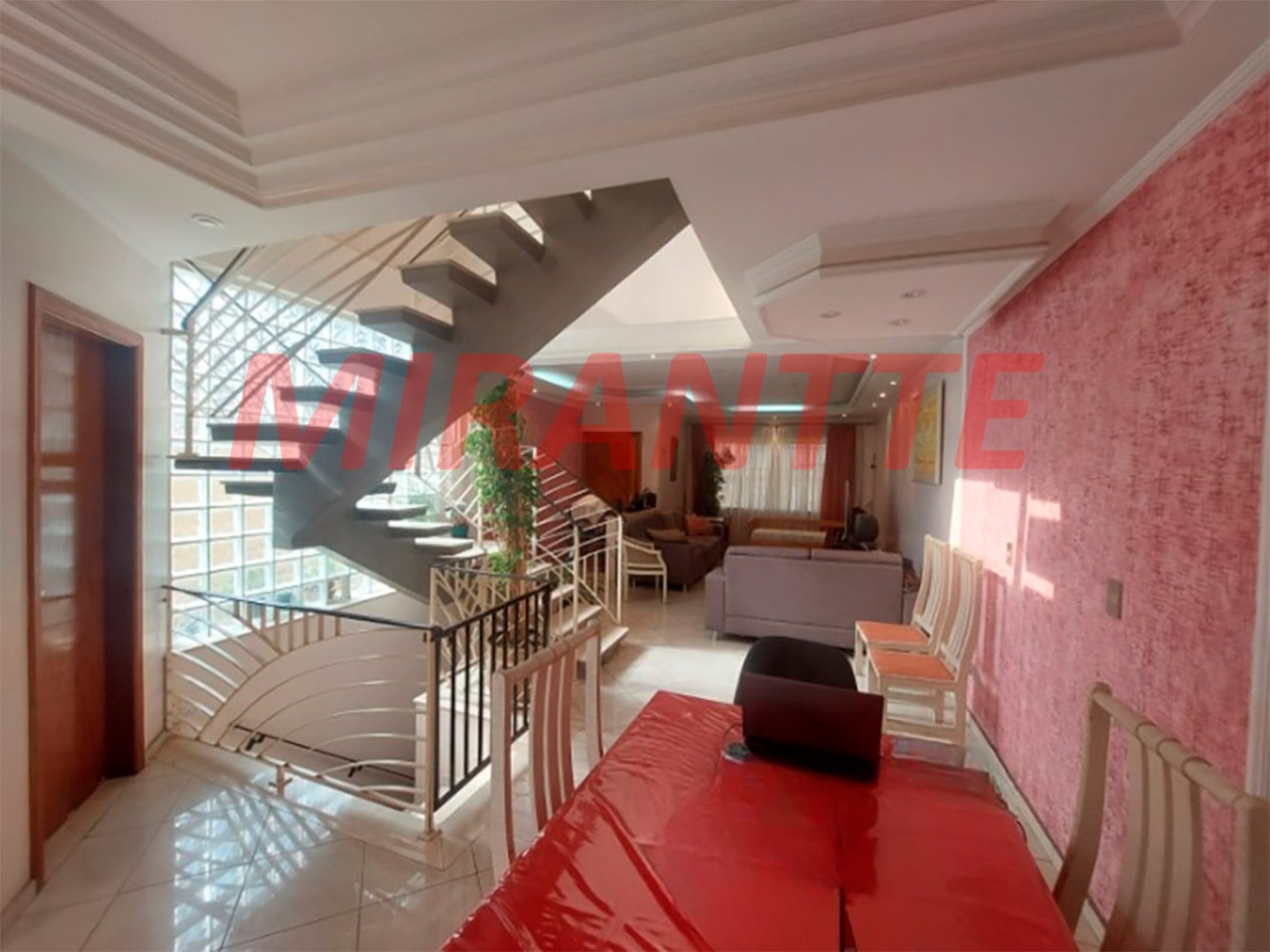 Sobrado de 292m² com 3 quartos em Vila Guilherme