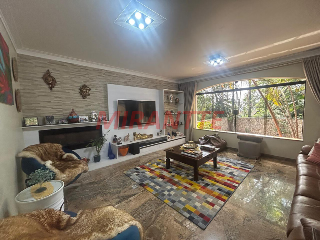 Sobrado de 850m² com 4 quartos em Jardim Floresta