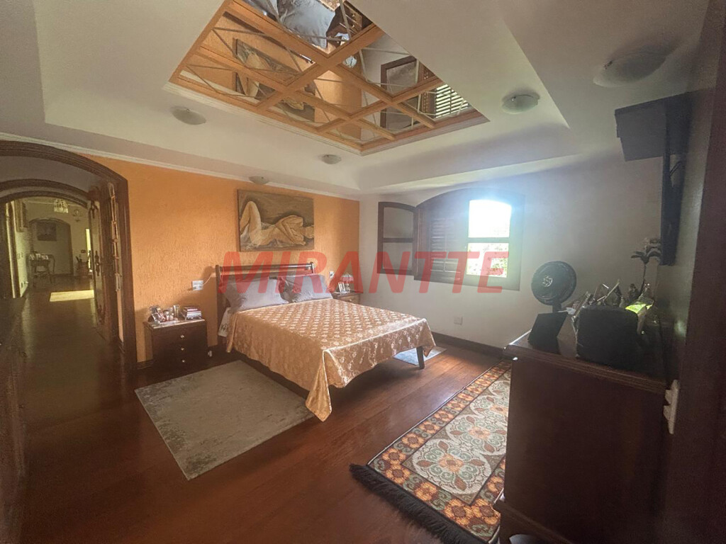 Sobrado de 850m² com 4 quartos em Jardim Floresta
