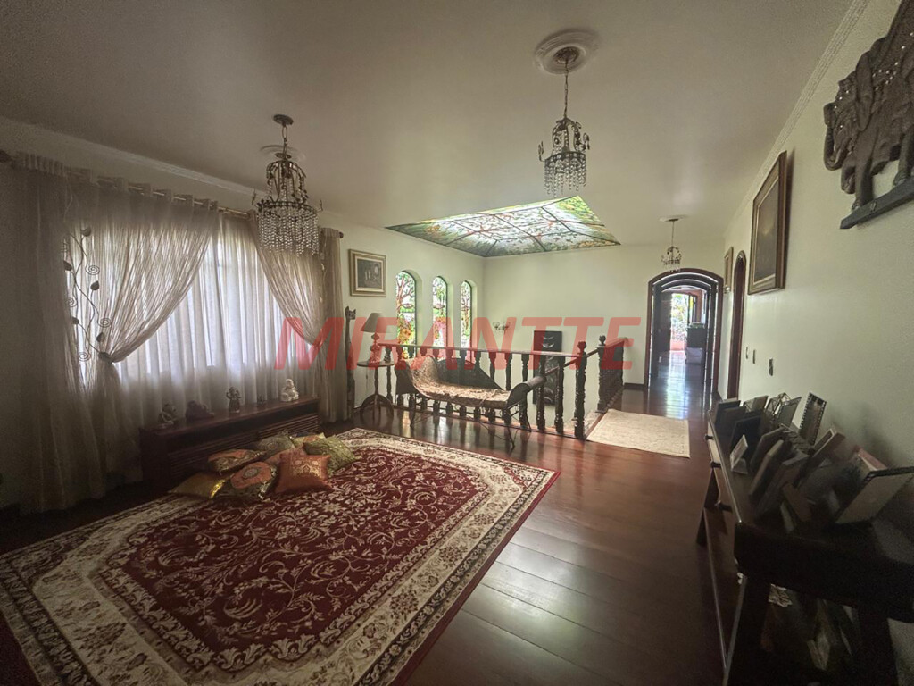 Sobrado de 850m² com 4 quartos em Jardim Floresta
