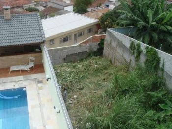 Terreno de 553m² em Horto Florestal