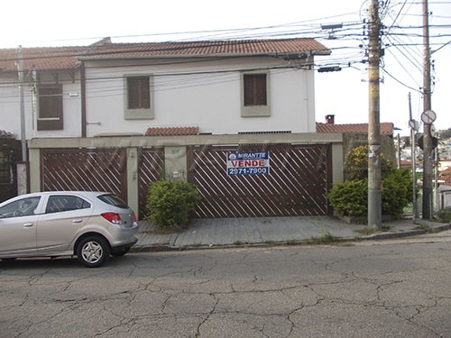 Sobrado de 175m² com 3 quartos em Água Fria