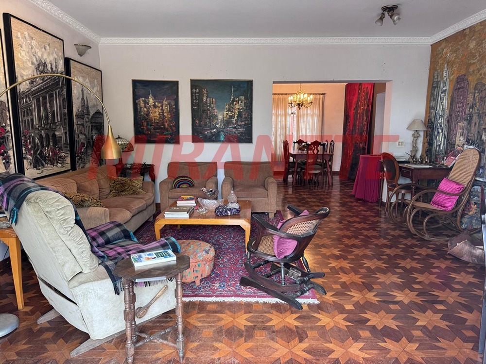 Sobrado de 600m² com 6 quartos em Jardim São Bento