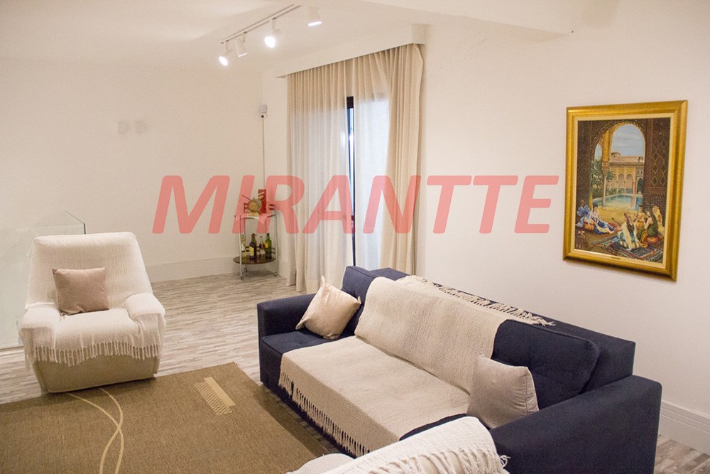 Cobertura de 200m² com 3 quartos em Santana