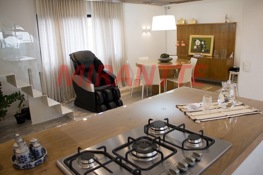 Cobertura de 200m² com 3 quartos em Santana