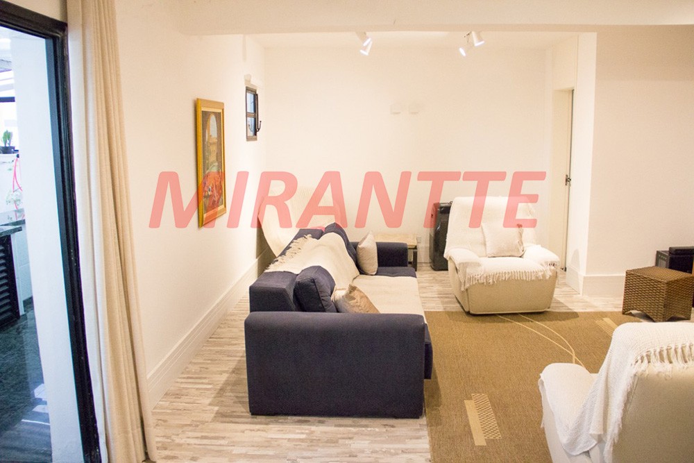 Cobertura de 200m² com 3 quartos em Santana