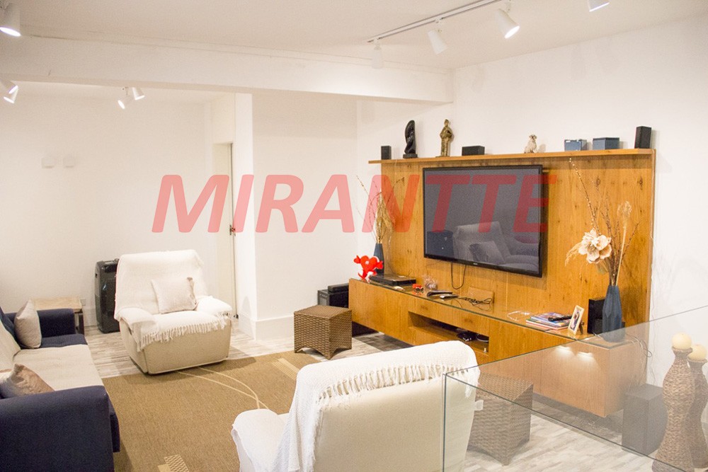 Cobertura de 200m² com 3 quartos em Santana