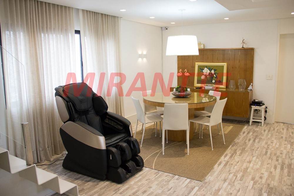Cobertura de 200m² com 3 quartos em Santana