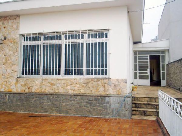 Casa terrea com 3 quartos em Água Fria