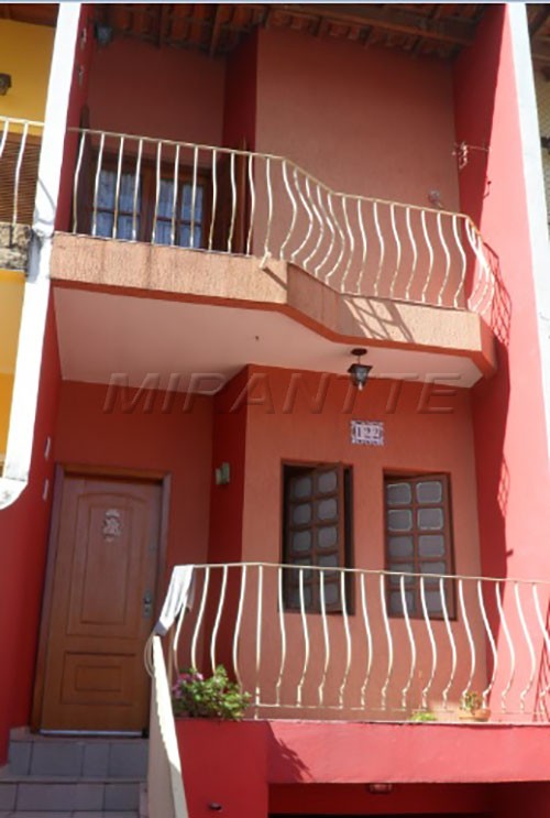 Sobrado de 131m² com 3 quartos em Tremembe
