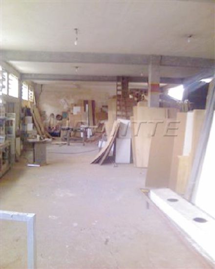 Comercial de 1500m² em Vila Amalia