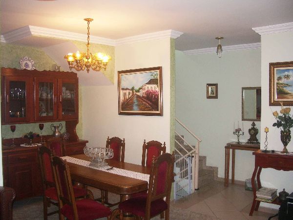 Cond. fechado de 140m² com 3 quartos em Vila Nova Mazzei