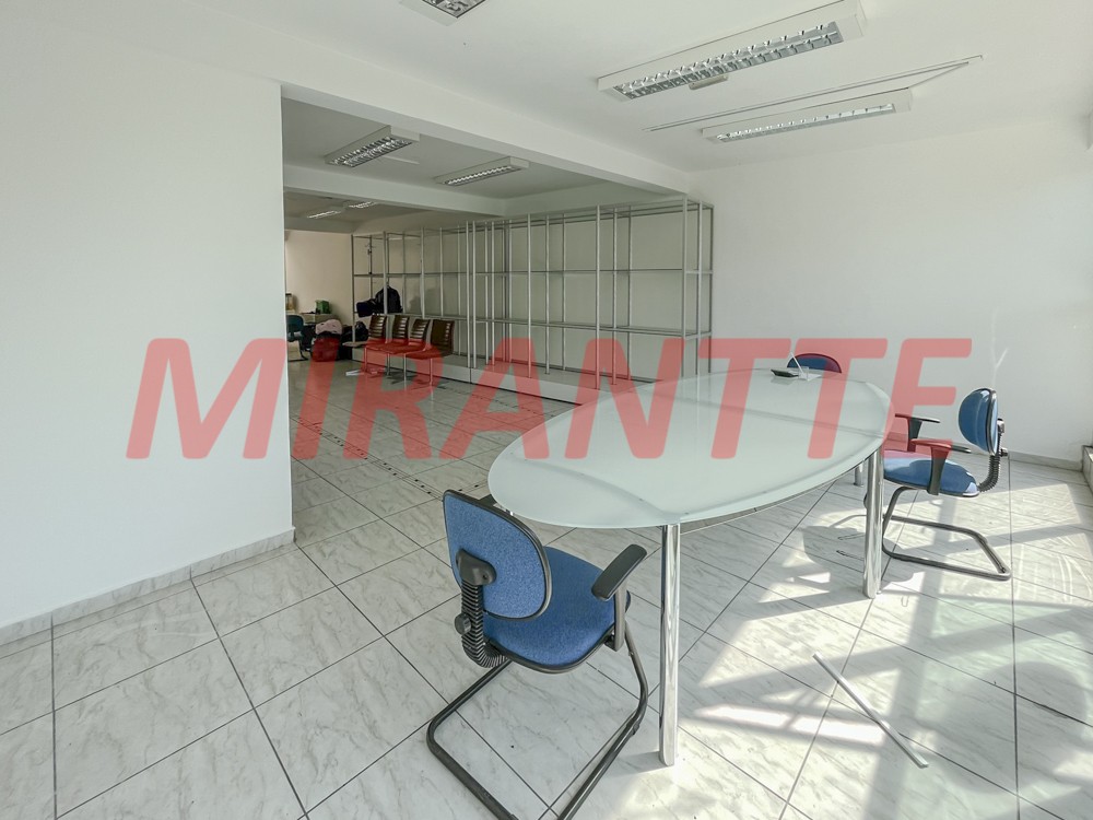 Comercial de 330m² em Santana