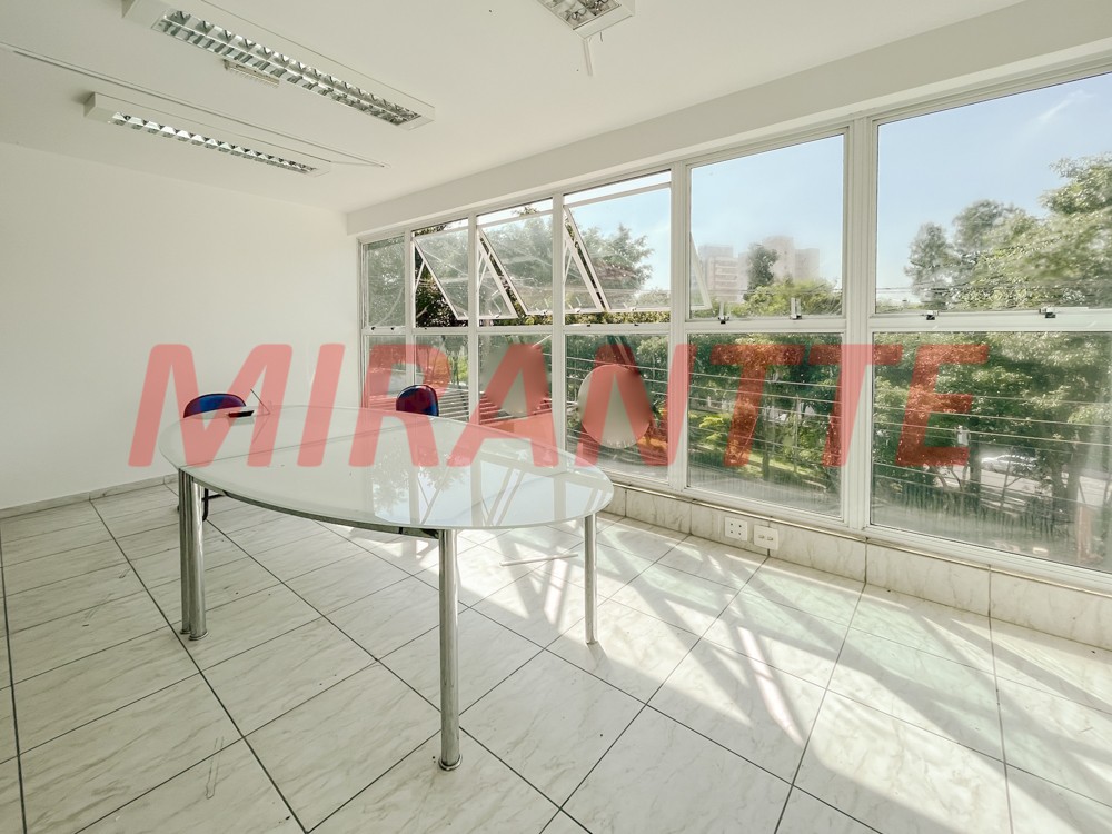 Comercial de 330m² em Santana
