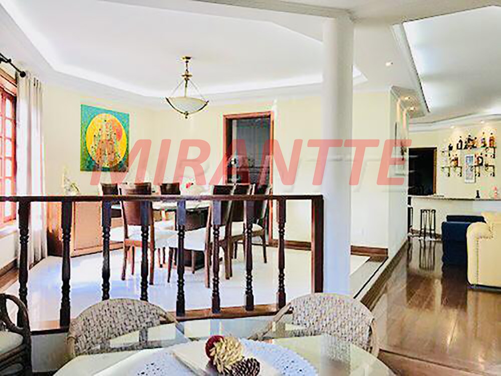 Sobrado de 407m² com 4 quartos em Serra da Cantareira