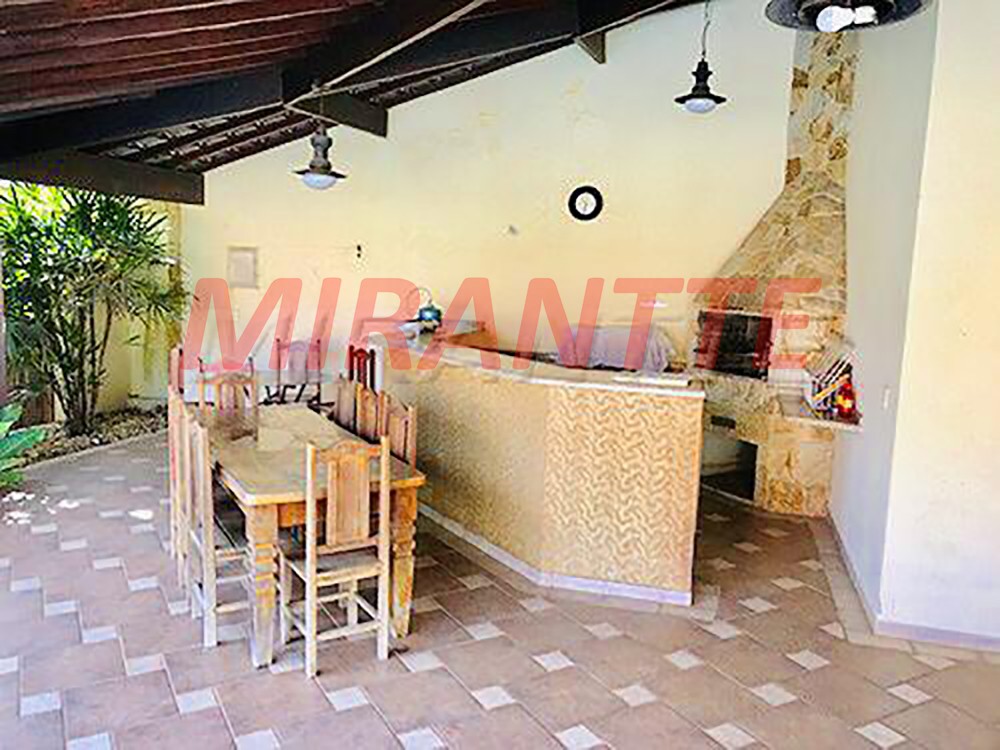 Sobrado de 407m² com 4 quartos em Serra da Cantareira