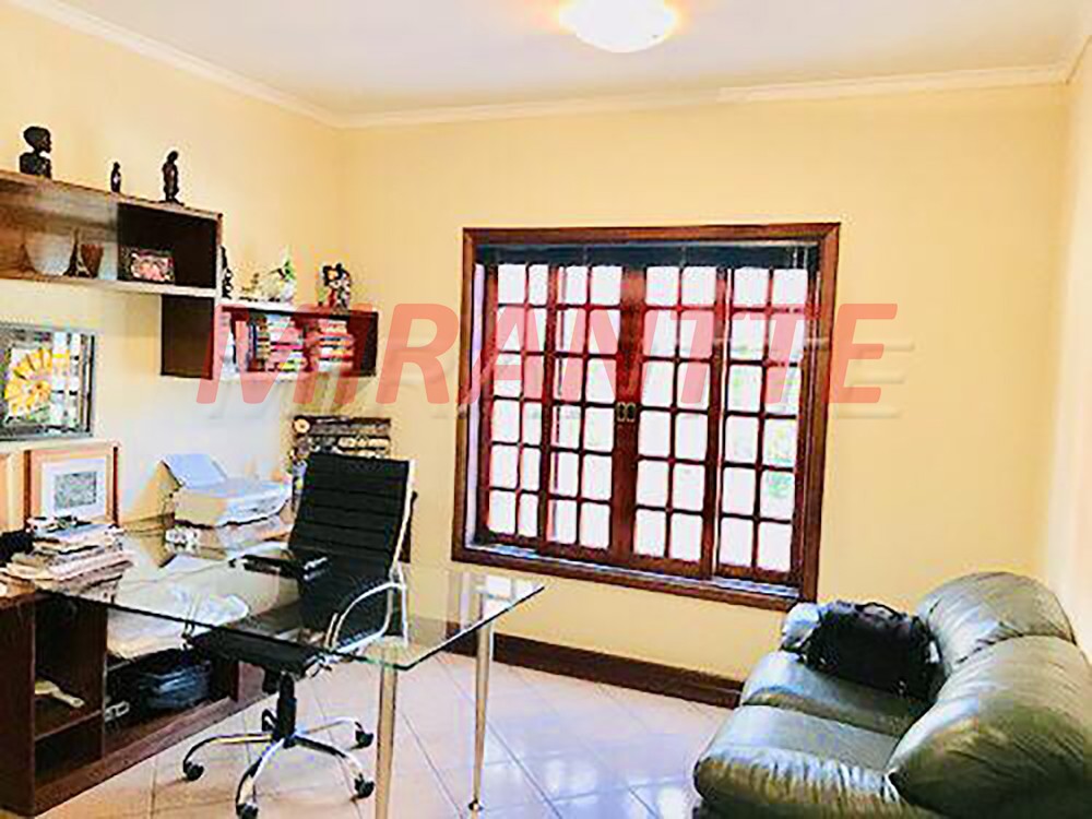 Sobrado de 407m² com 4 quartos em Serra da Cantareira