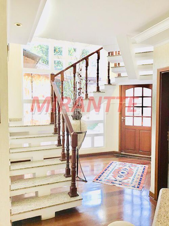Sobrado de 407m² com 4 quartos em Serra da Cantareira