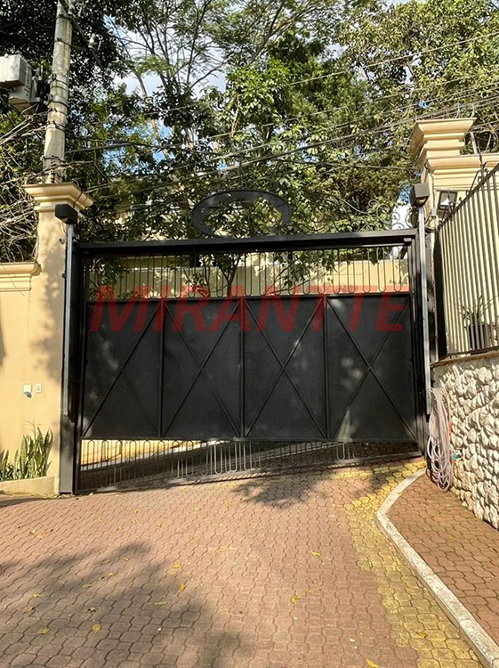 Cond. fechado de 522m² com 3 quartos em Jardim Floresta