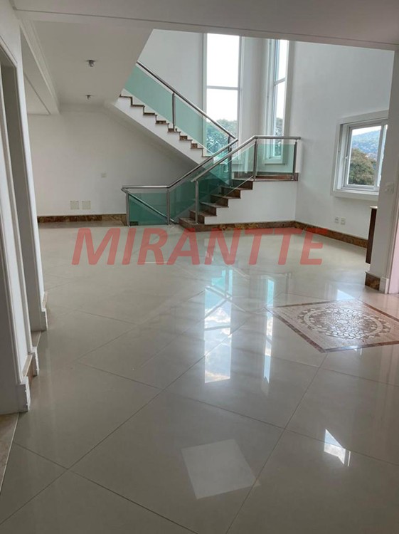 Cond. fechado de 522m² com 3 quartos em Jardim Floresta