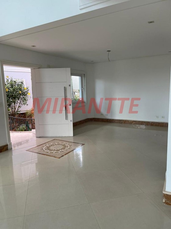Cond. fechado de 522m² com 3 quartos em Jardim Floresta