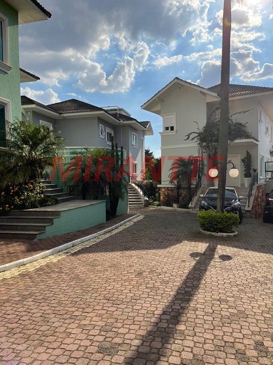Cond. fechado de 522m² com 3 quartos em Jardim Floresta