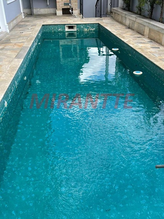 Cond. fechado de 522m² com 3 quartos em Jardim Floresta