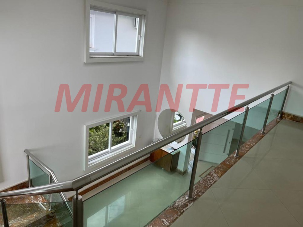 Cond. fechado de 522m² com 3 quartos em Jardim Floresta
