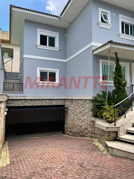 Cond. fechado de 522m² com 3 quartos em Jardim Floresta