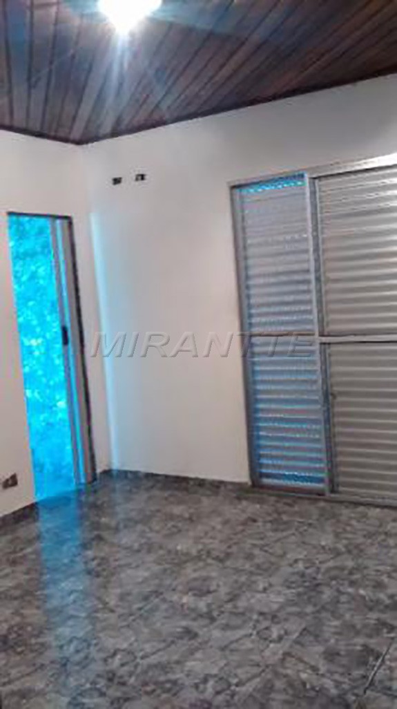 Sobrado de 175m² com 4 quartos em Jardim Tremembé