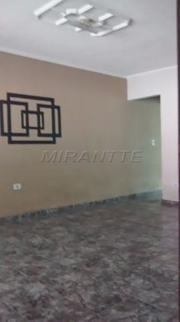 Sobrado de 175m² com 4 quartos em Jardim Tremembé